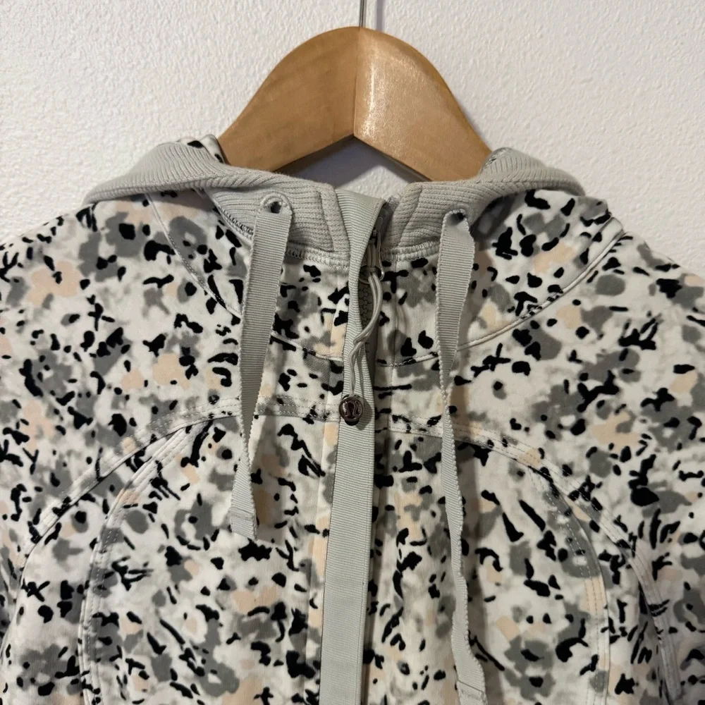Lululemon After Asana Hoodie Not So Petite Fleur Silver Spoon Zipper Gym-4